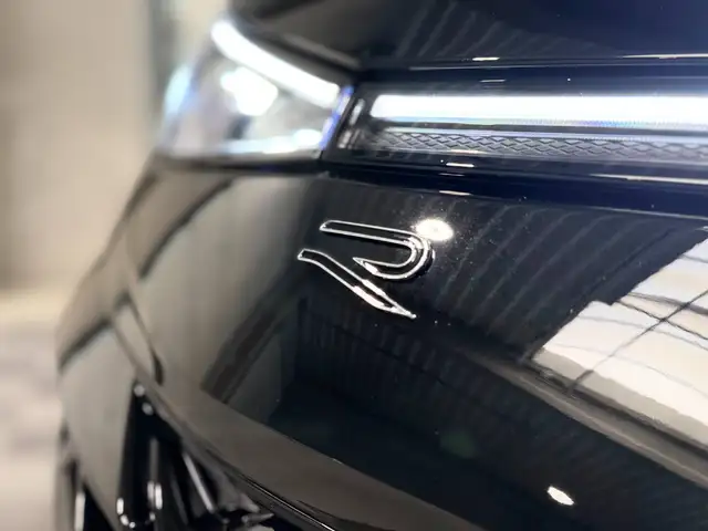 Volkswagen T-Roc view 5