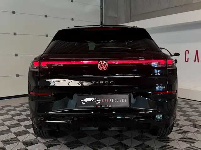 Volkswagen T-Roc view 13