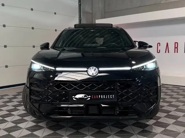 Volkswagen T-Roc view 4