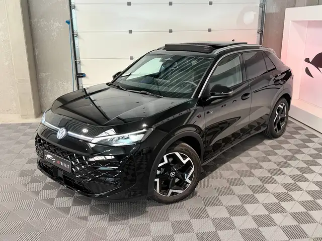 Volkswagen T-Roc view 2