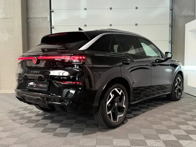 Volkswagen T-Roc view 9