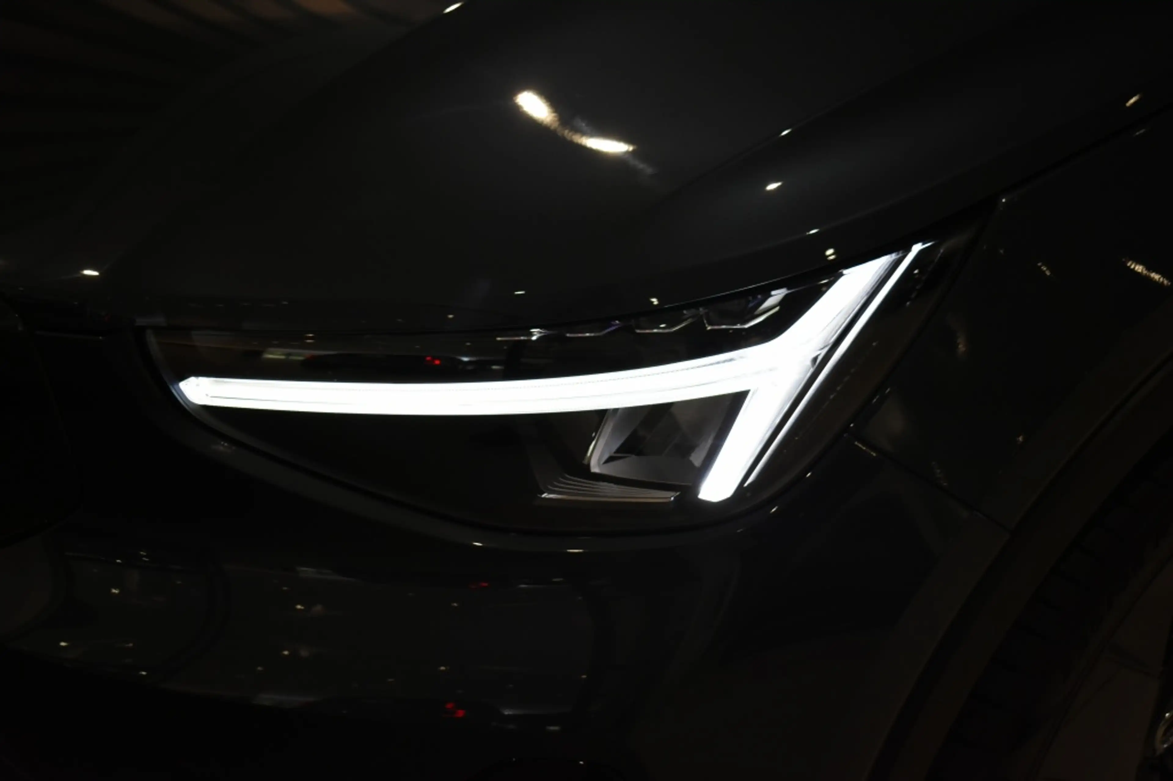 Volvo EX40 Twin Performance Ultra Black Edition Europa 442pk/ — photo 6