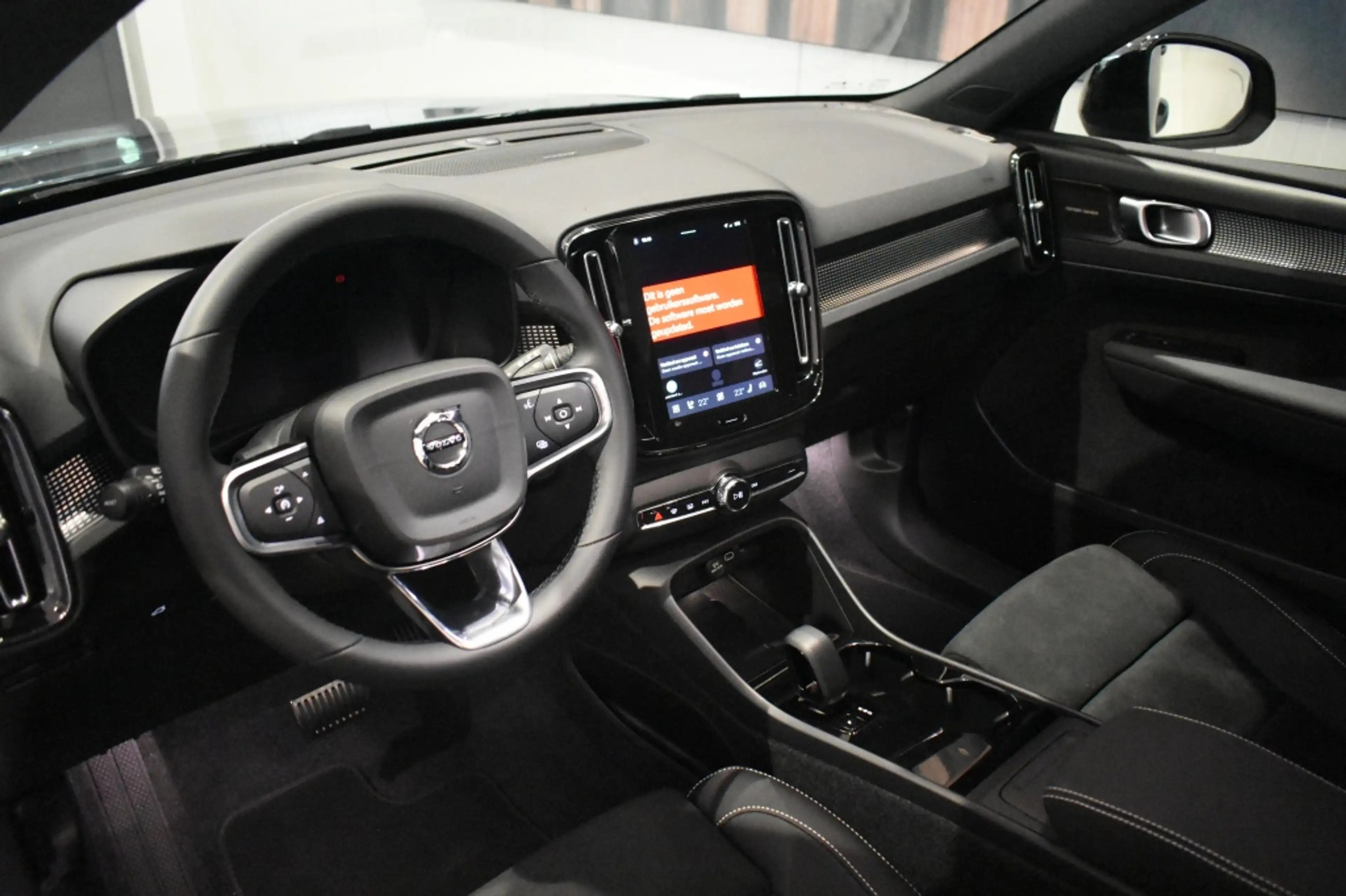 Volvo EX40 Twin Performance Ultra Black Edition Europa 442pk/ — photo 3