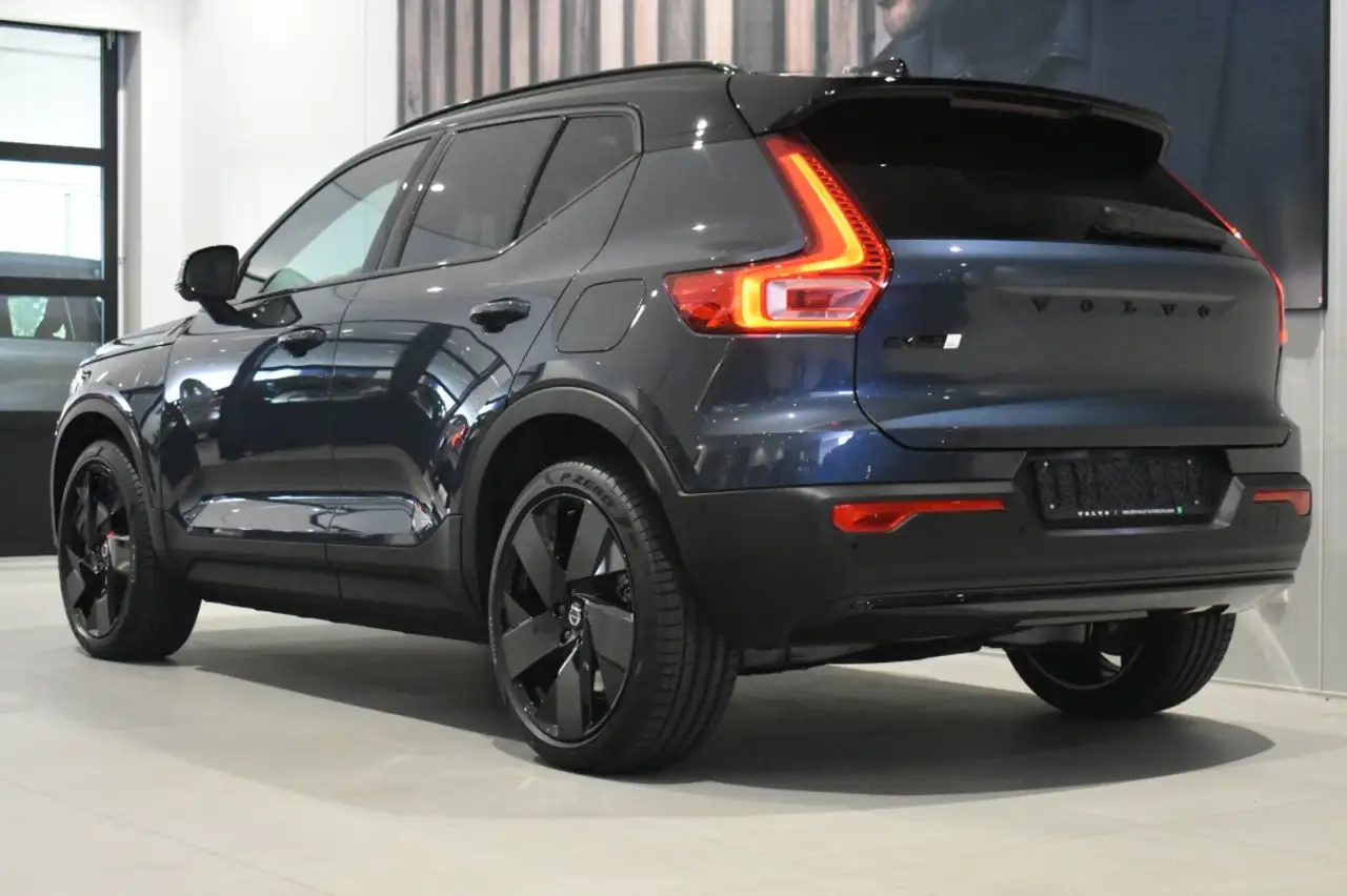 Volvo EX40 2026