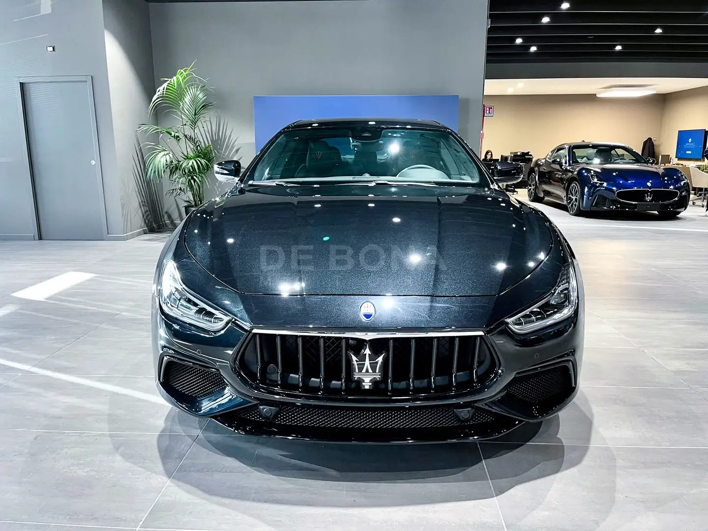 Maserati Ghibli 2.0 mhev gt 330cv rwd auto Чорний - 2