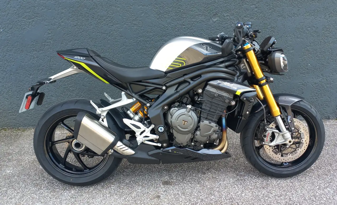 Triumph Speed Triple 1200