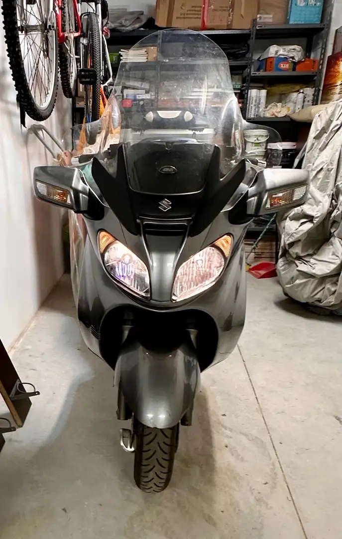 Suzuki Burgman 650 Executive Argento - 1