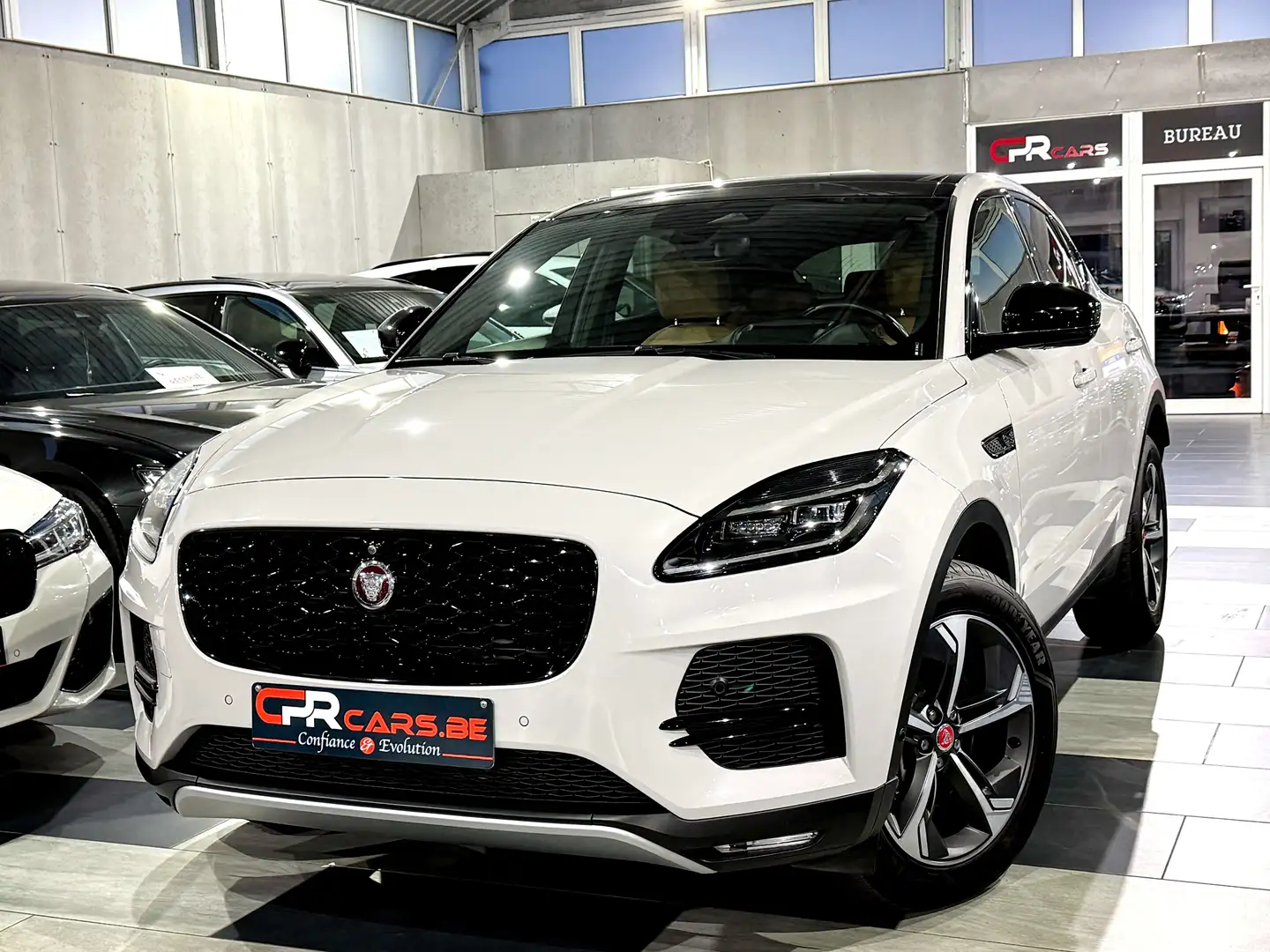 Jaguar E-Pace 1.5 T MHEV P160 R-Dynamic SE 1e Main Etat Neuf Gris - 1