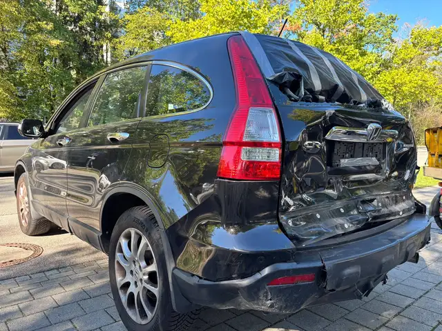 Honda CR-V view 3