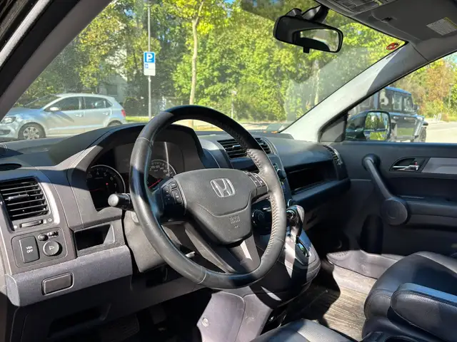 Honda CR-V view 9