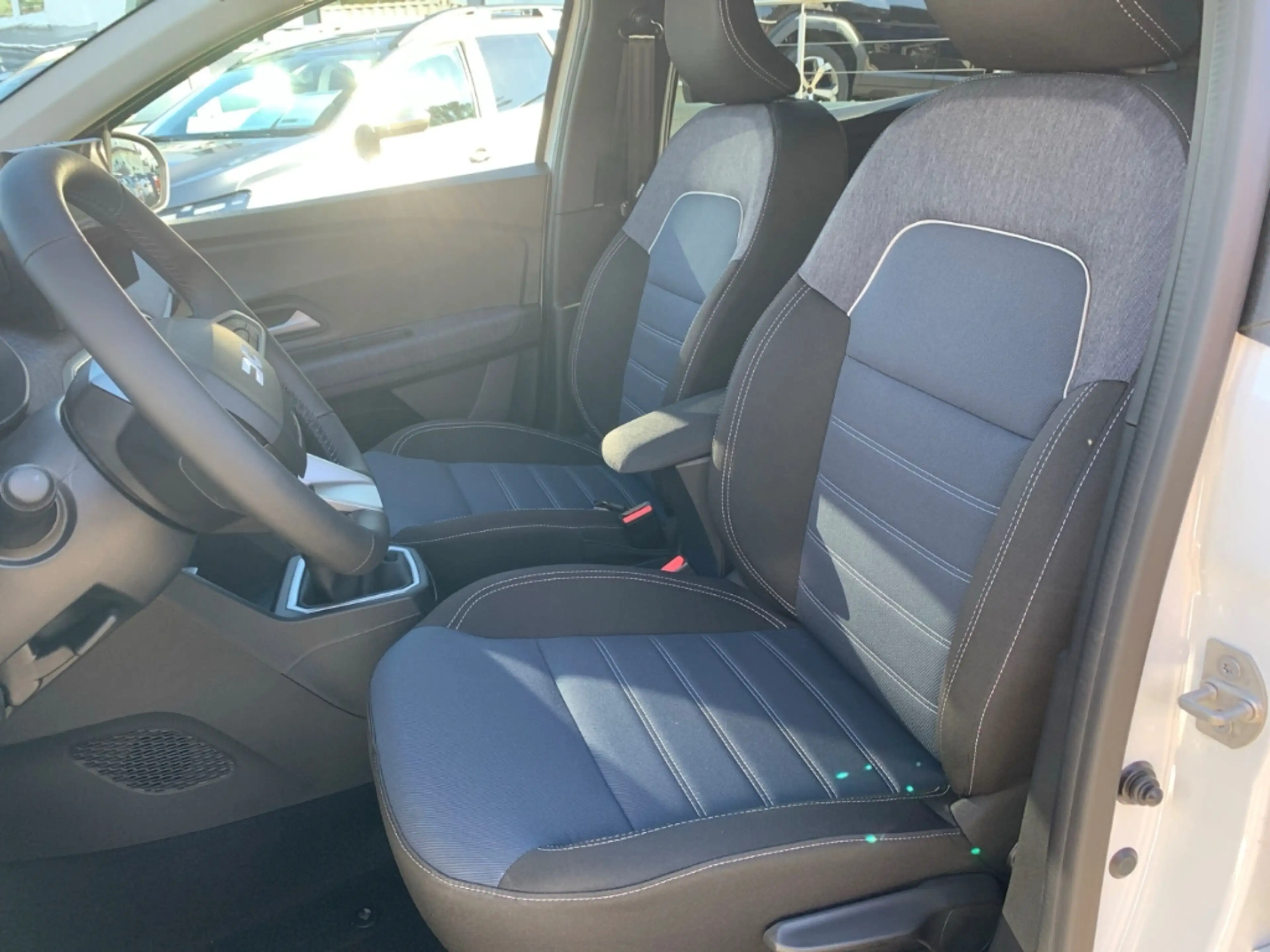 Dacia Jogger JOURNEY TCe 110 Journey NAVI+SHZ+PDC+KLIMA+KAMERA — photo 9
