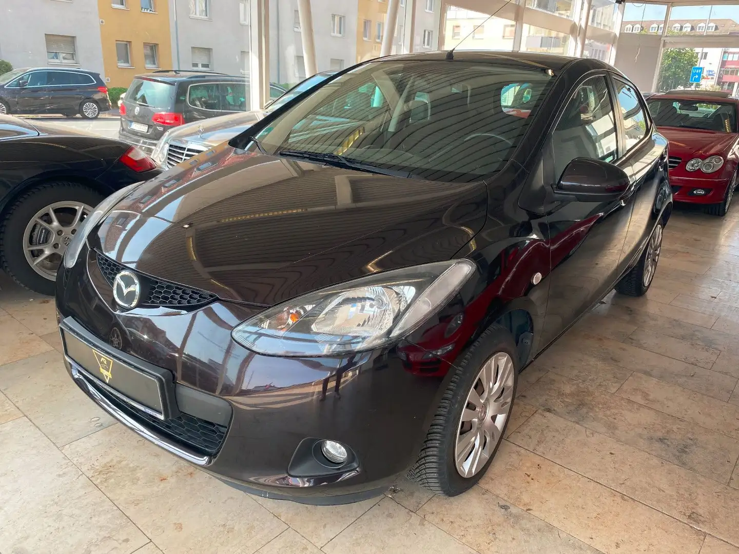 Mazda 2 Lim. 1.5 Independence/Autm./SHZ/56tkm/Klima/ Violett - 1
