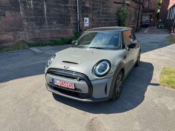 Mini 3-trg. Cooper SE Essential Trim Navi