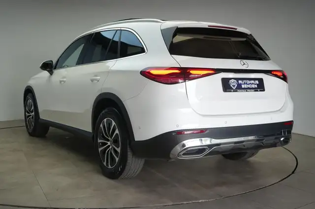 Mercedes-Benz GLC view 4