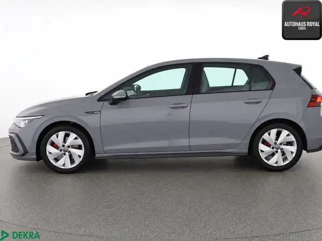 Volkswagen Golf view 2