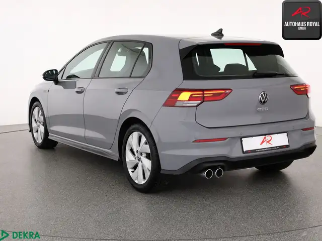 Volkswagen Golf view 3