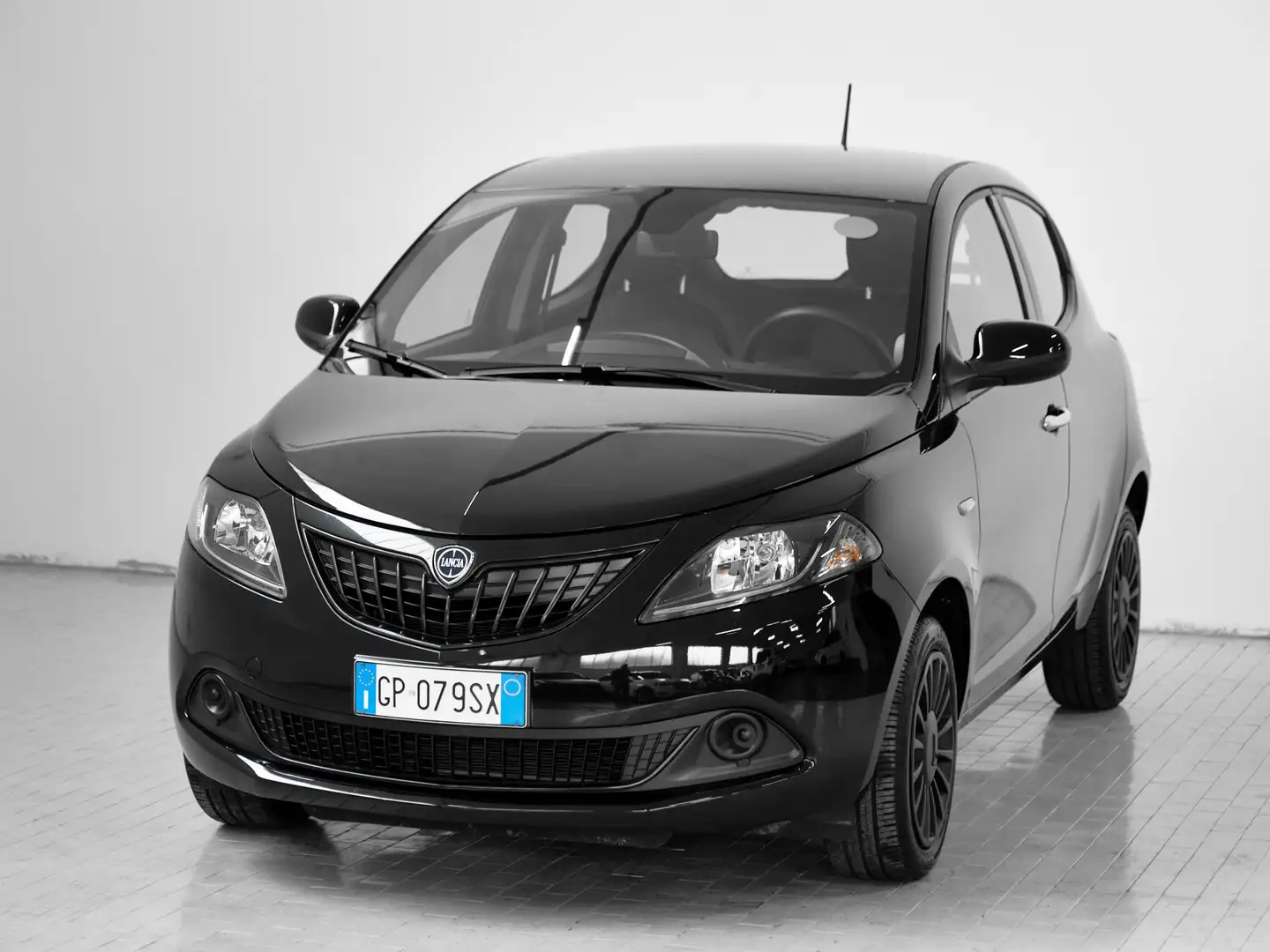 Lancia Ypsilon Ypsilon 1.0 firefly hybrid Silver s Nero - 2