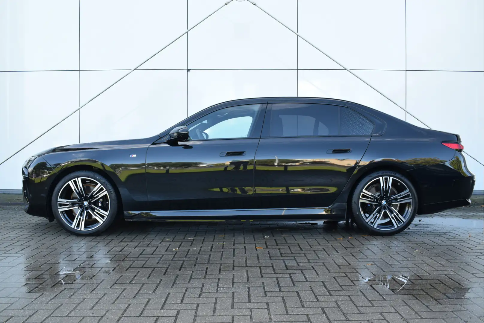 BMW i7 xDrive60 High Executive M Sport / Panoramadak / Tr Noir - 2