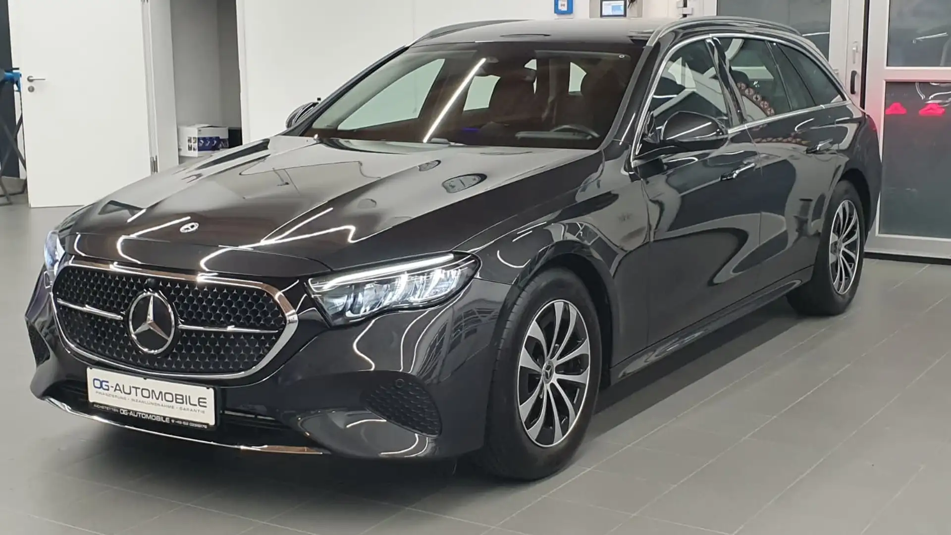 Mercedes-Benz E 200 T-Modell*AHK*LED*Kamera*Totwinkel*MBUX Grau - 2