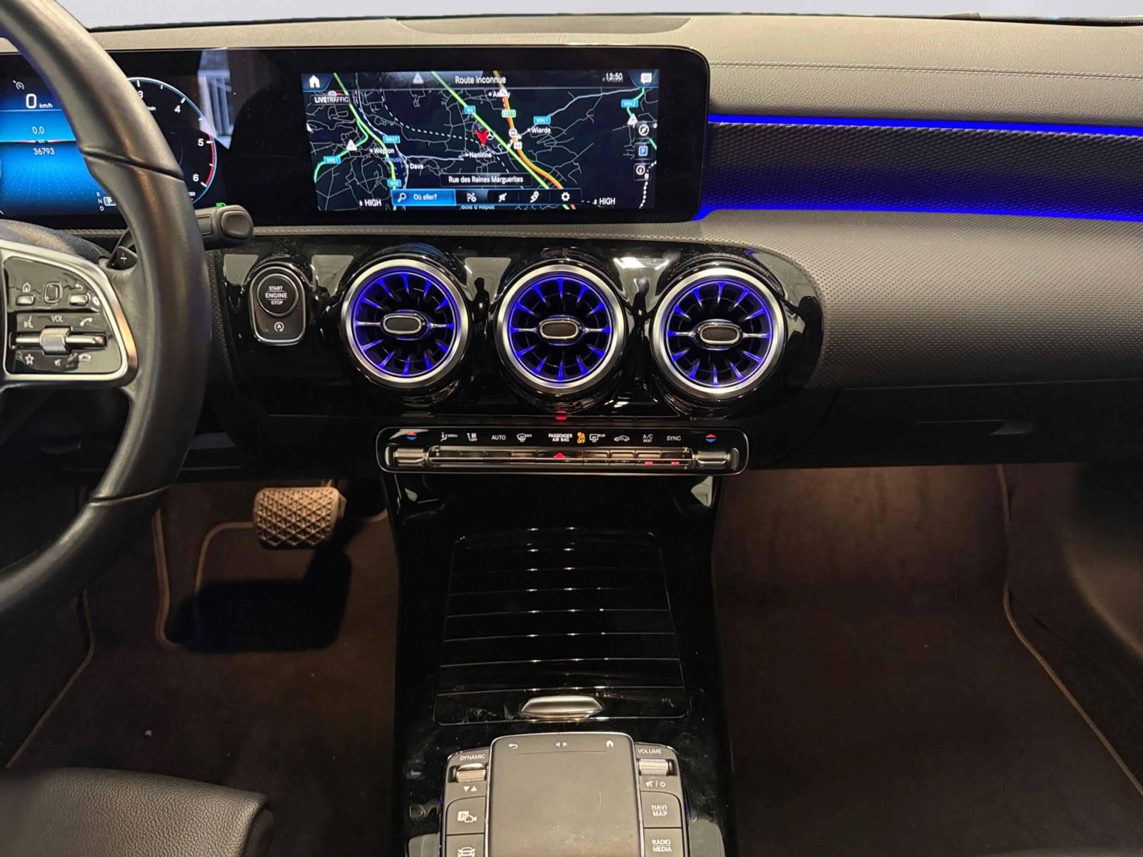 Mercedes-Benz CLA 180 d Coupé Progressive — photo 15
