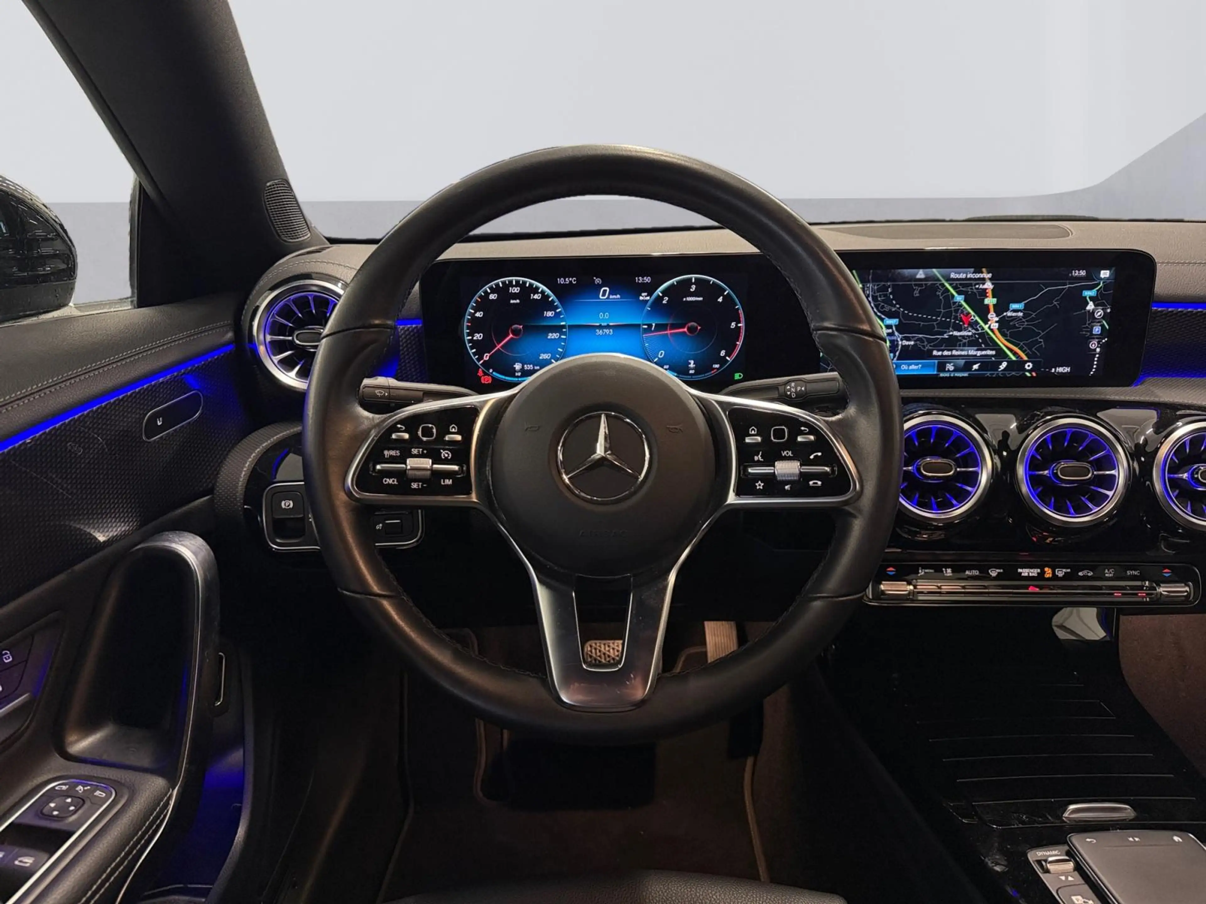 Mercedes-Benz CLA 180 d Coupé Progressive — photo 14