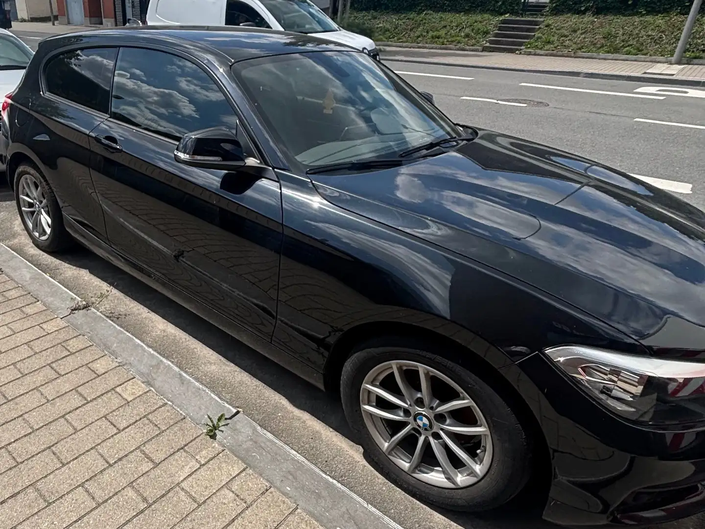 BMW 114 114 d JOY Edition Zwart - 2