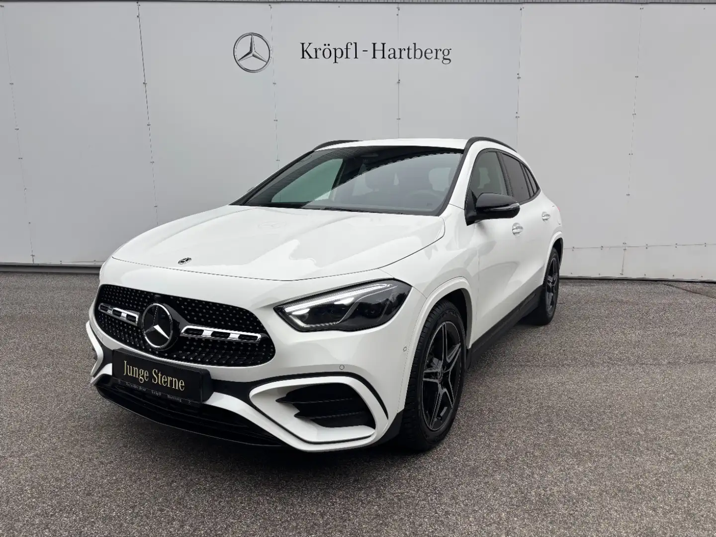 Mercedes-Benz GLA 180 Österreich-Edition AMG Line KeyGo PTS Weiß - 2