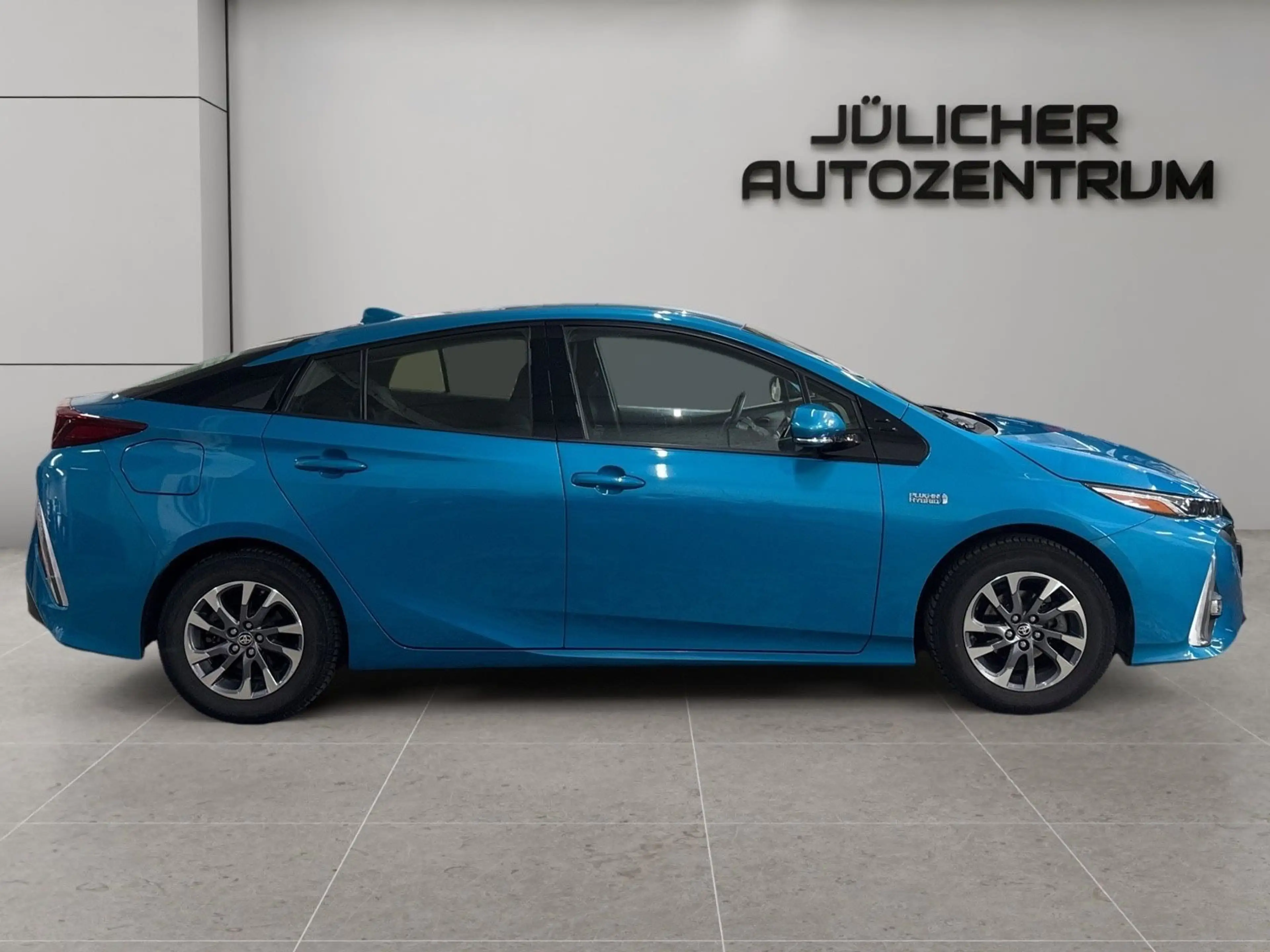 Toyota Prius 1.8 Plug-in Hybrid Comfort, — photo 2