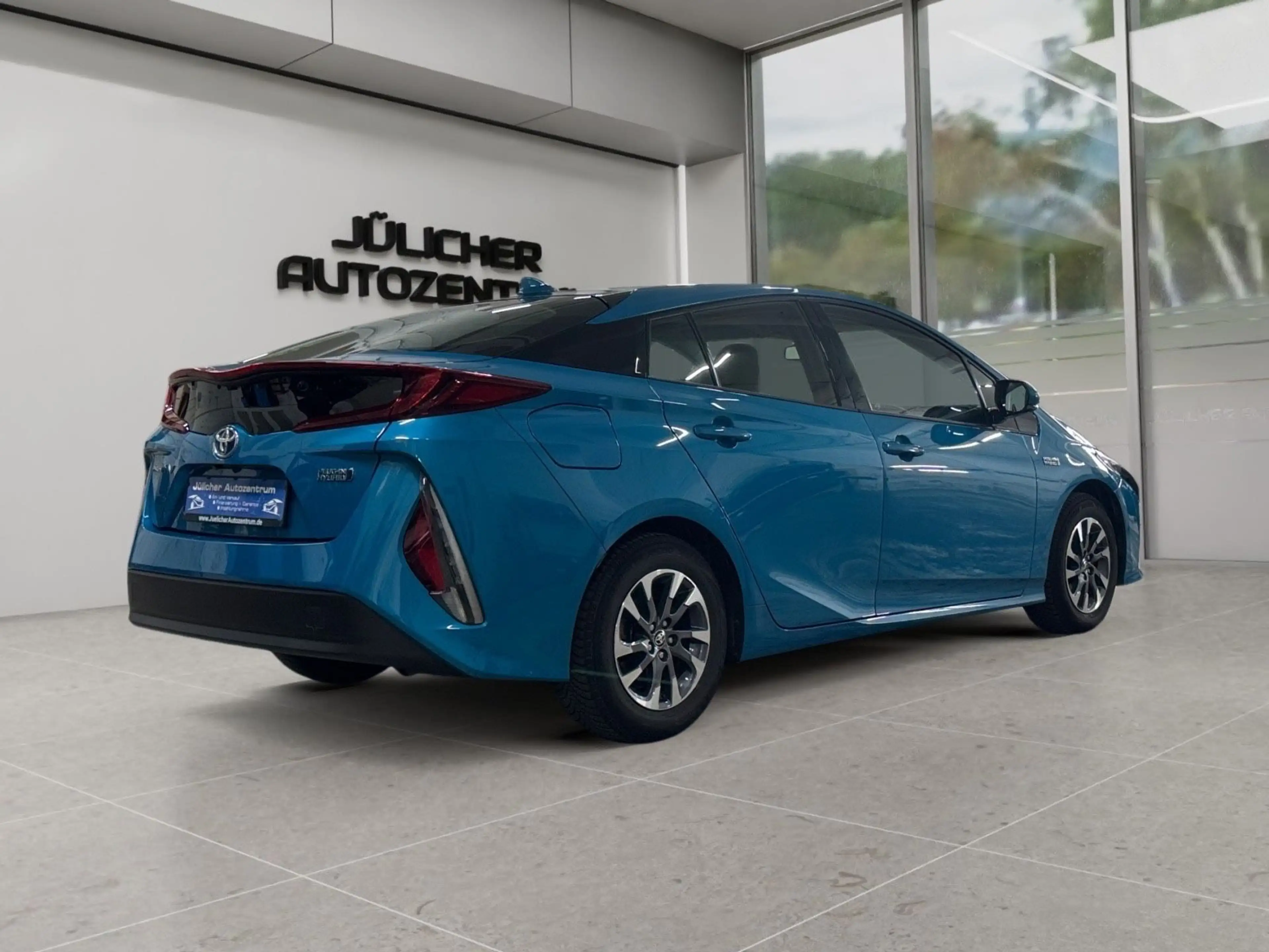 Toyota Prius 1.8 Plug-in Hybrid Comfort, — photo 3