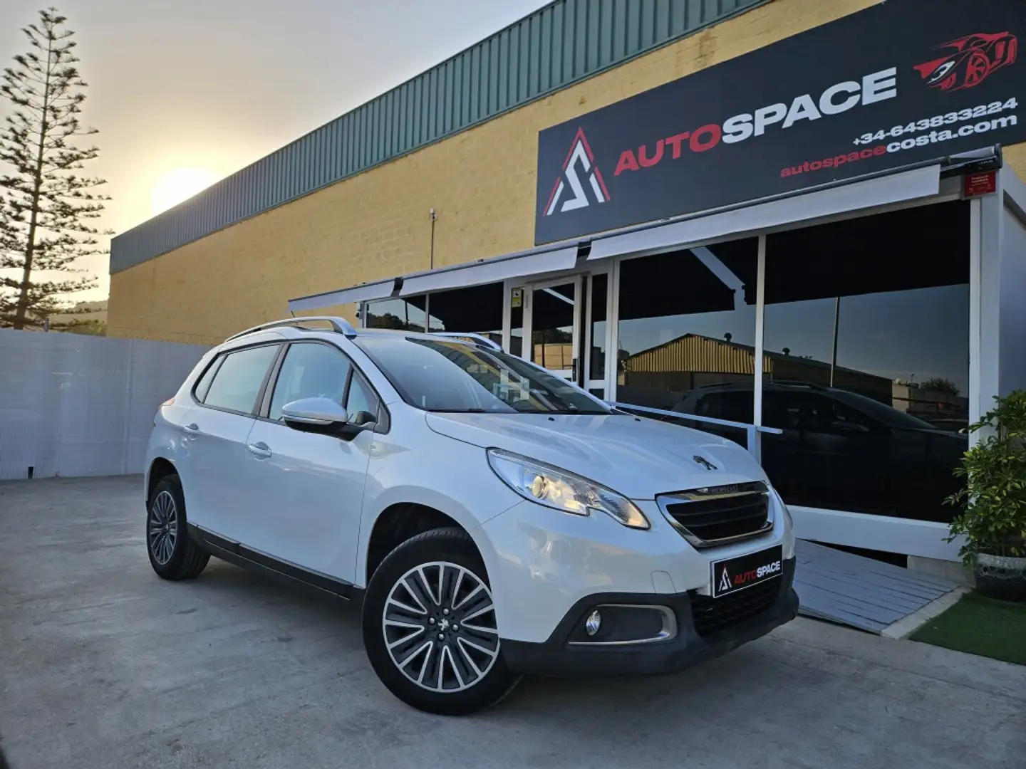 Peugeot 2008 1.6 VTI Allure Blanc - 1