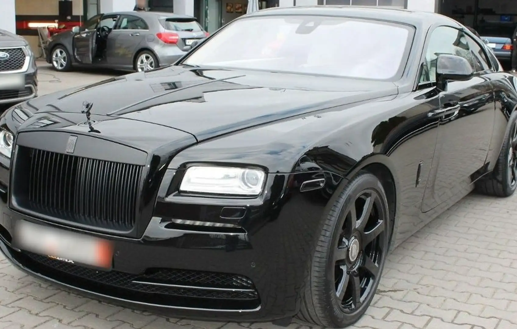 Rolls-Royce Wraith 6.6 V12 Чорний - 1