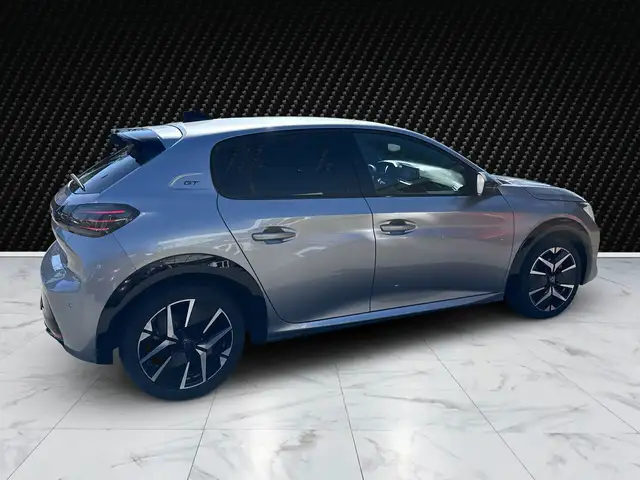 Peugeot 208 view 5