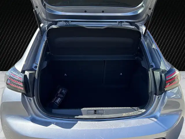 Peugeot 208 view 10