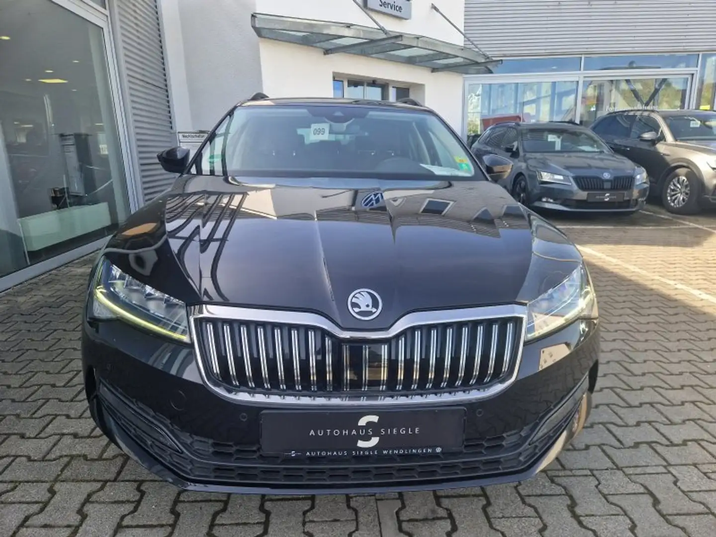 Skoda Superb Combi 2.0 TDI Ambition DSG Navi LED ACC Standheizu Noir - 2