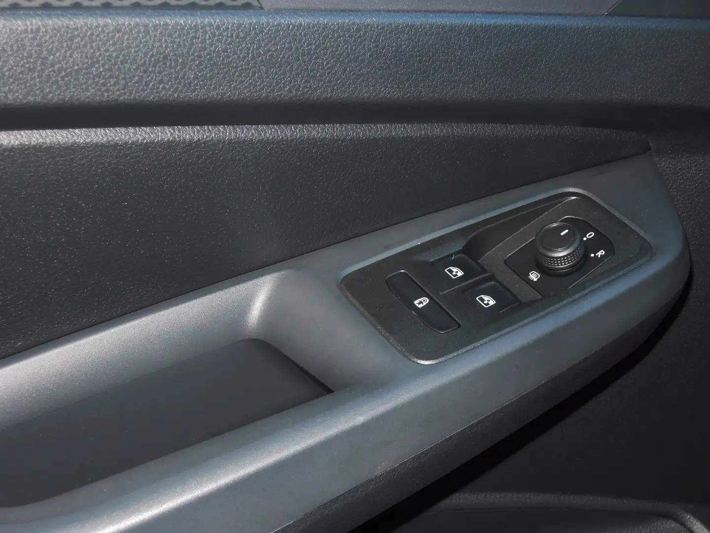 Volkswagen Caddy MAXI LR 1.5 TSi 2-3-2 AC AHK-V 4Season App Privacy Grigio - 2