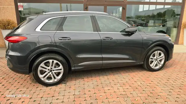 Audi Q5 view 15