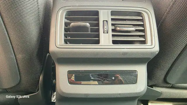 Audi Q5 view 10