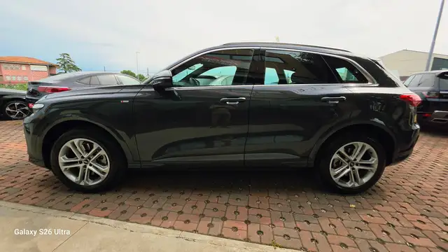 Audi Q5 view 7