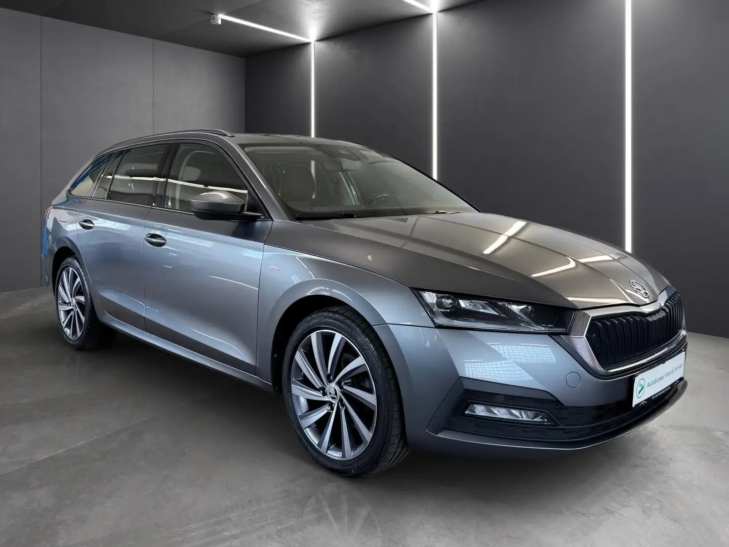 Skoda Octavia Tour 2,0 TDI - AHK, Standheizung Grigio - 2
