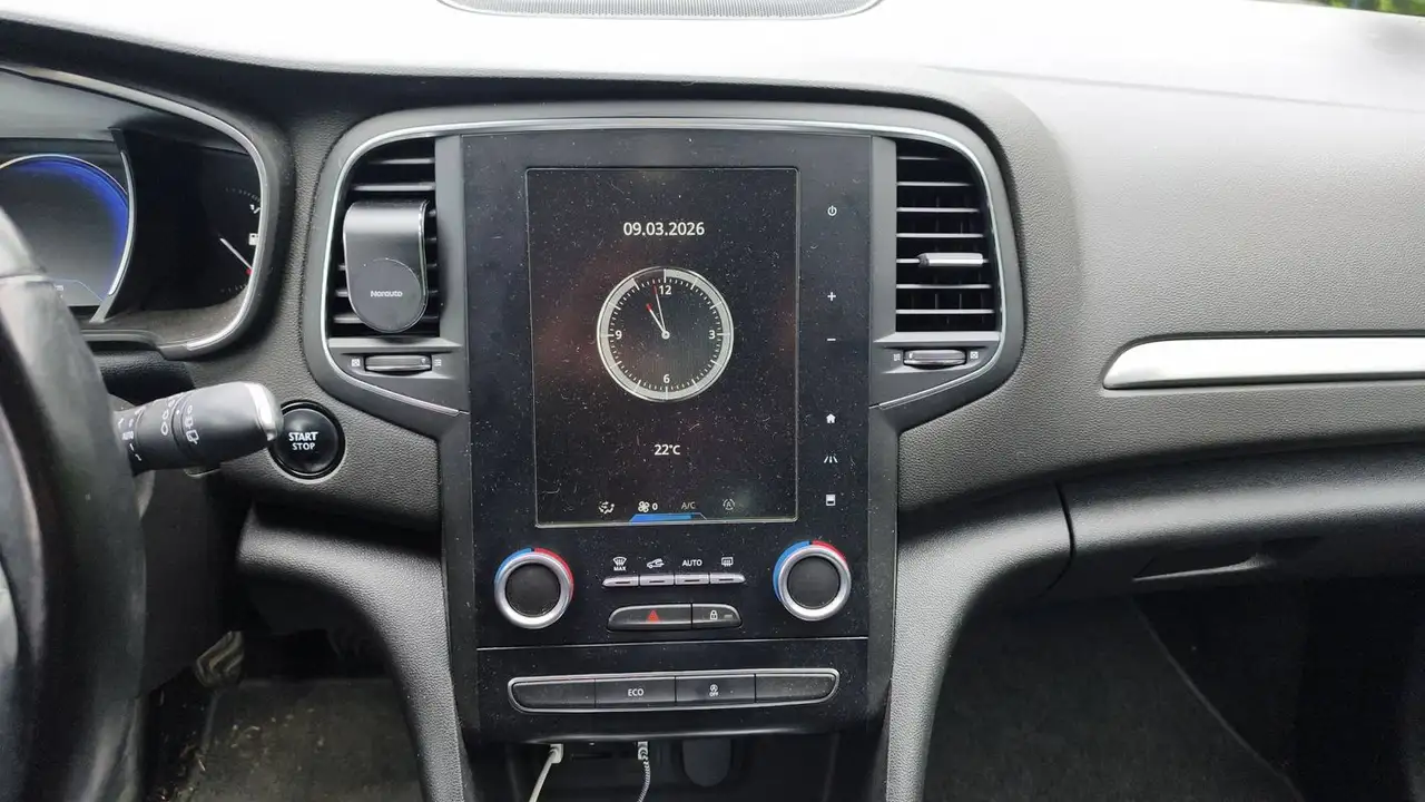 Renault Megane Berline — photo 23