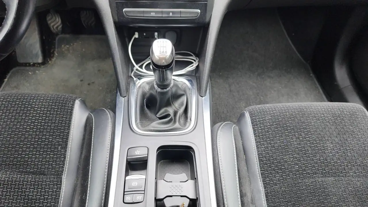Renault Megane Berline — photo 27