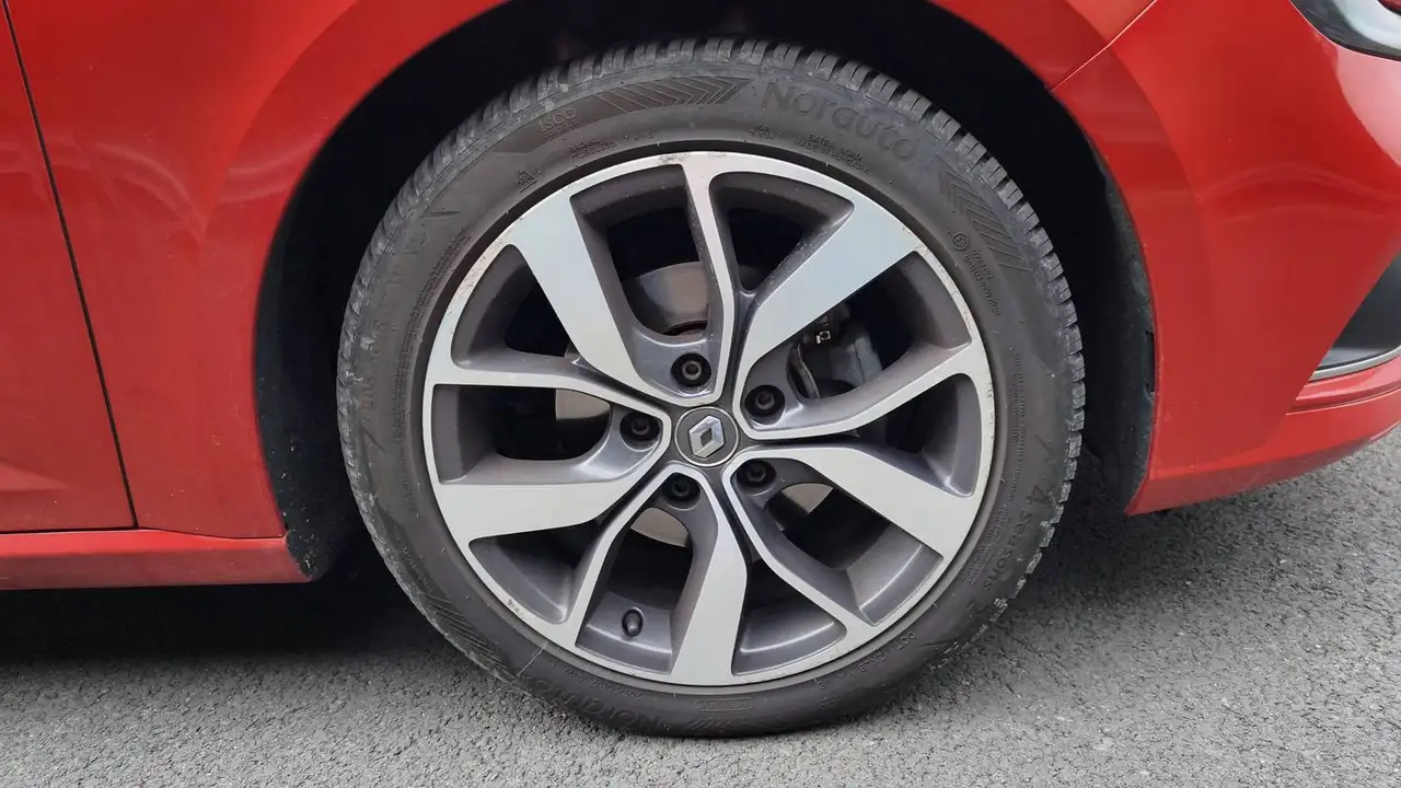 Renault Megane Berline — photo 17