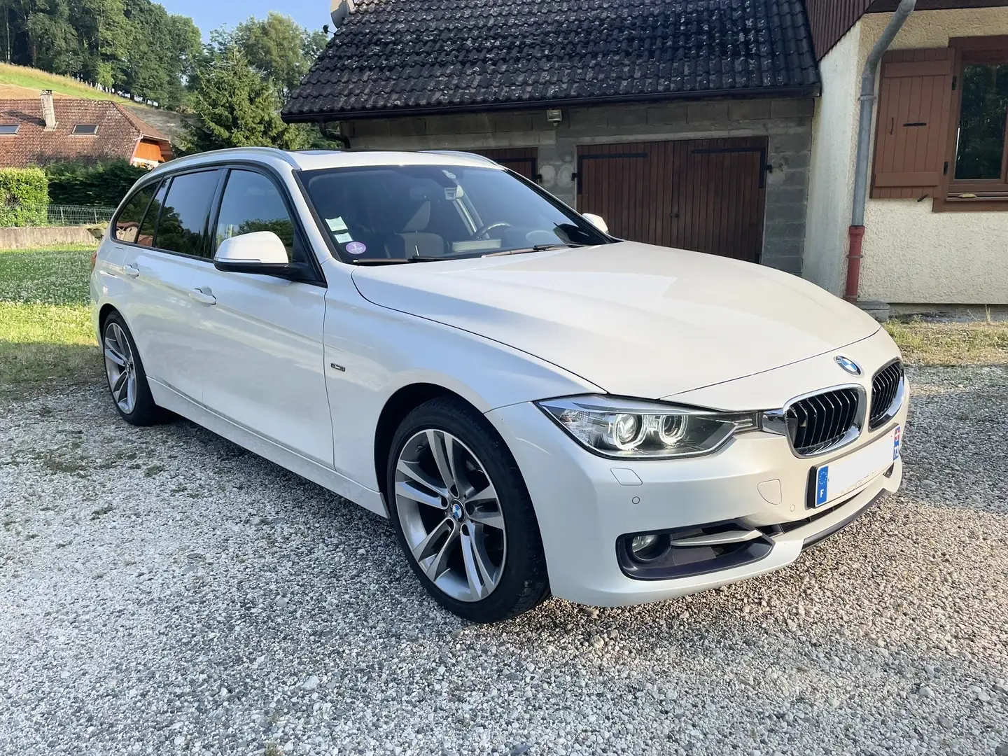 BMW 320 Touring 320i 184 ch Sport A Blanc - 1
