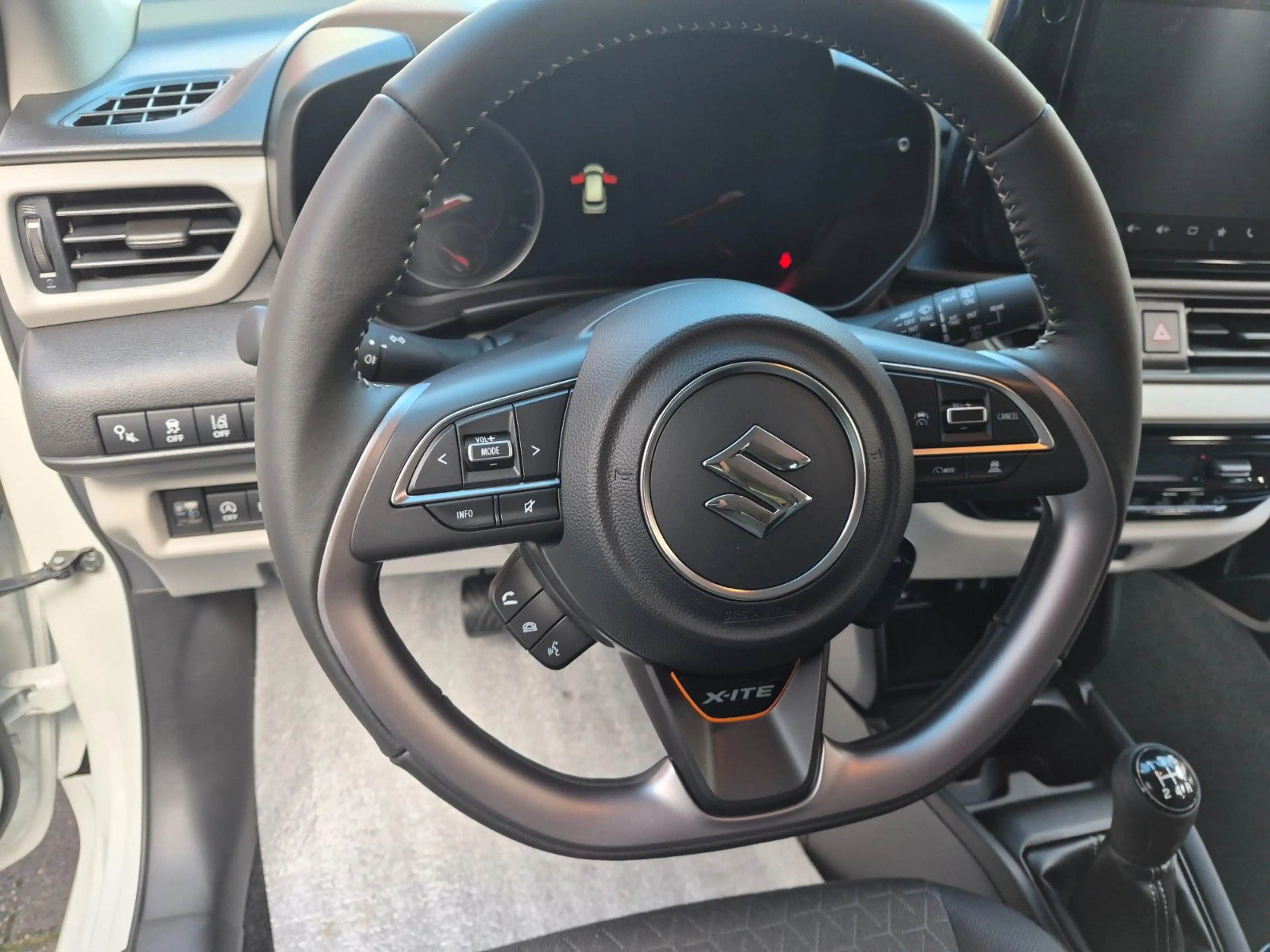 Suzuki Swift 1,2 Hybrid X-ite — photo 8