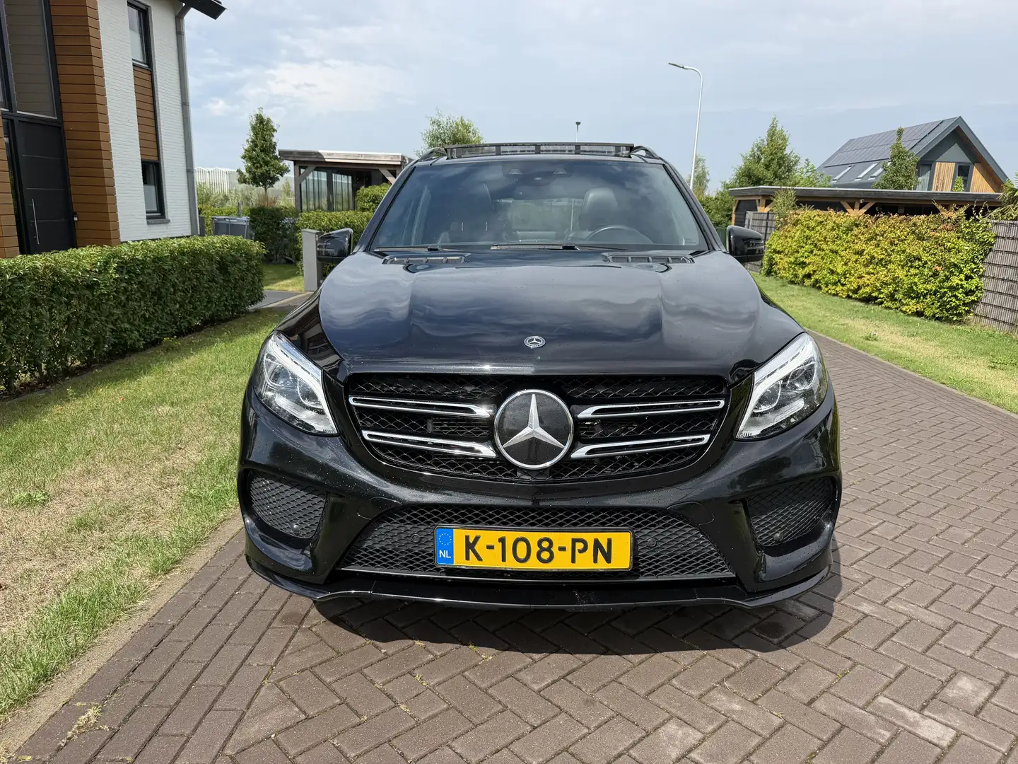 Mercedes-Benz GLE 500 E AMG Schwarz - 2