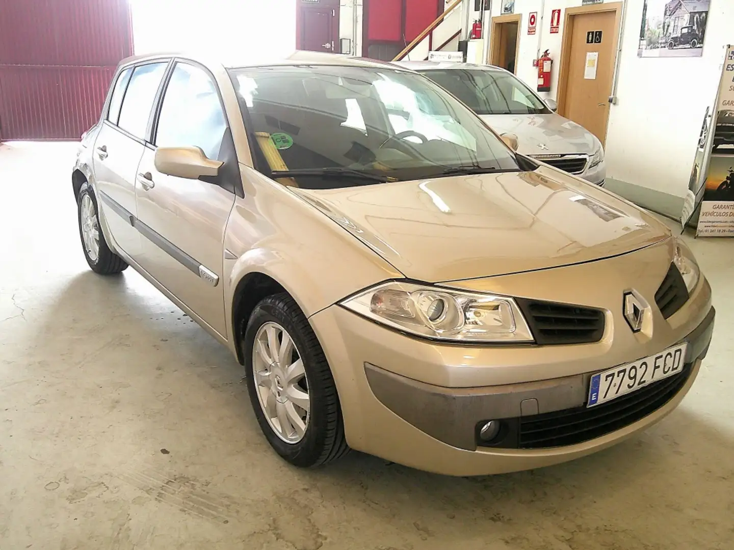 Renault Megane 1.6 Dynamique Beige - 2