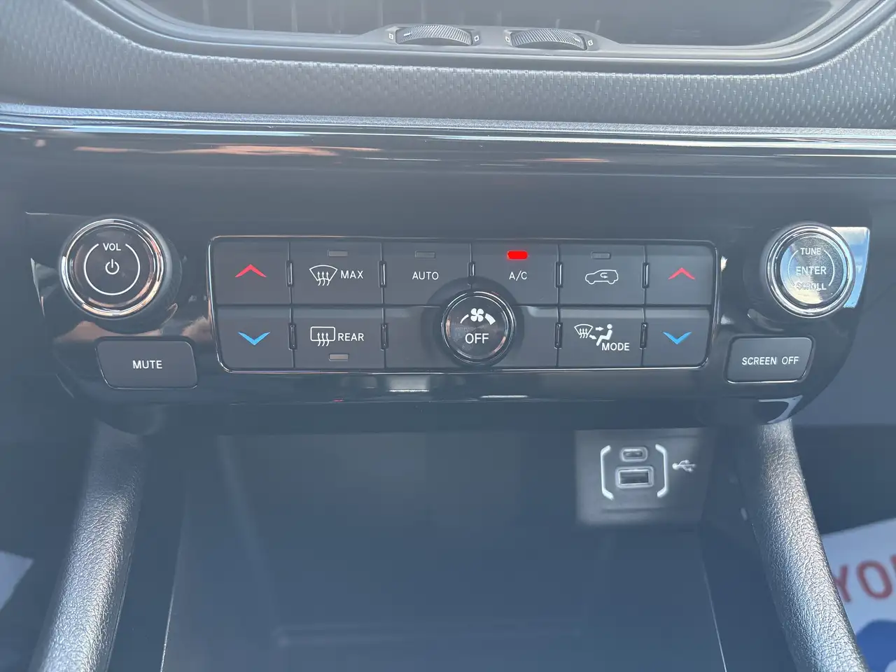 Jeep Compass photo Jeep Compass