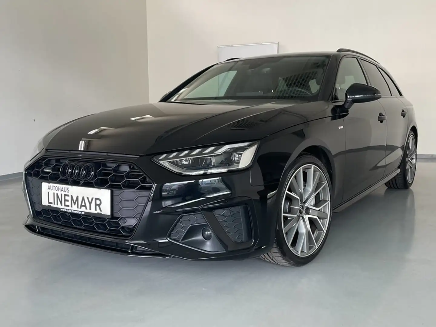 Audi A4 Avant 40 TDI Quattro  S line Competition Schwarz - 1