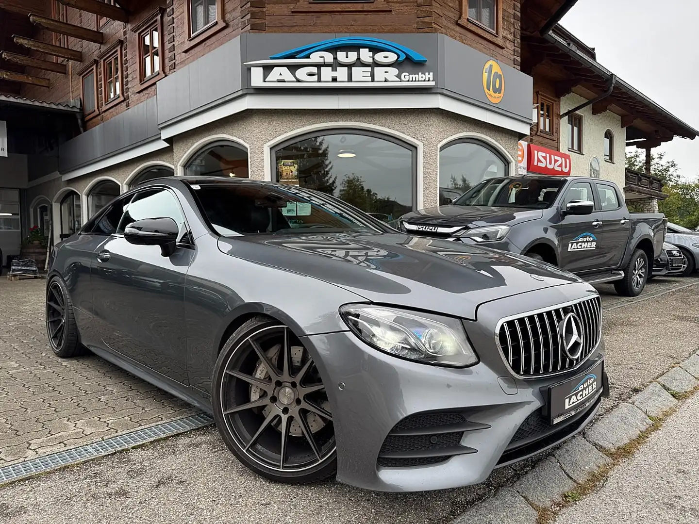 Mercedes-Benz E 300 Aut. Coupe AMG Line Sport Gris - 1