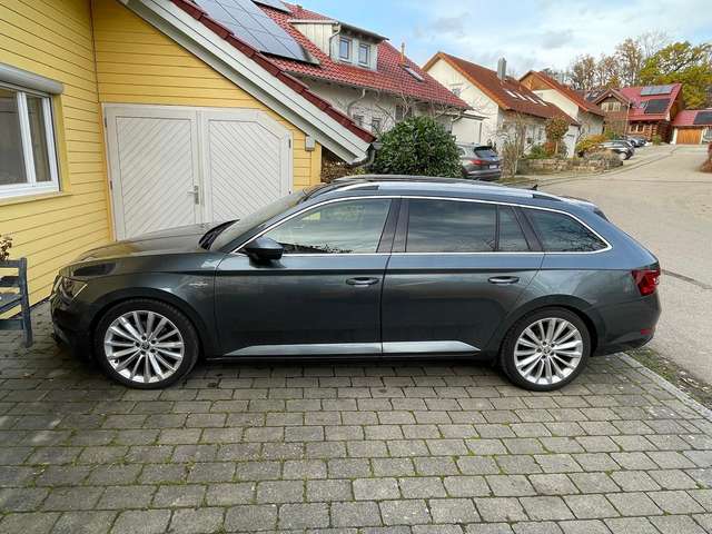 Imagine Skoda Superb Combi L&K DSG Pano DCC